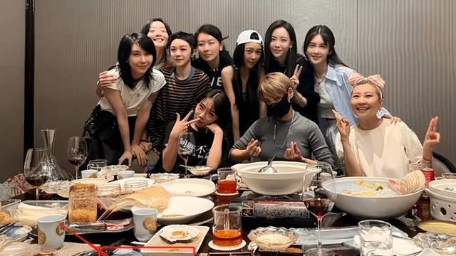 姐姐|回顾：“浪姐”全员老烟民？正能量姐姐在你心里翻车了吗？