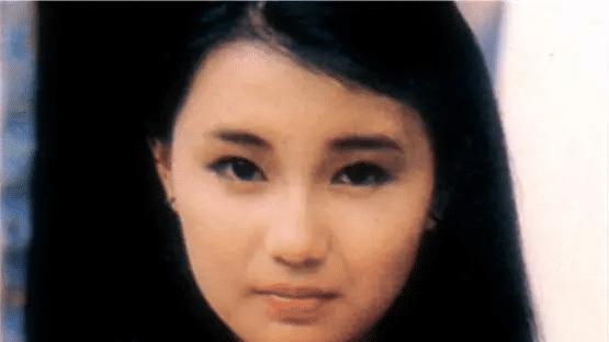 张曼玉|情敌20年，张曼玉住贫民窟，刘嘉玲身家8亿，她们差在哪儿