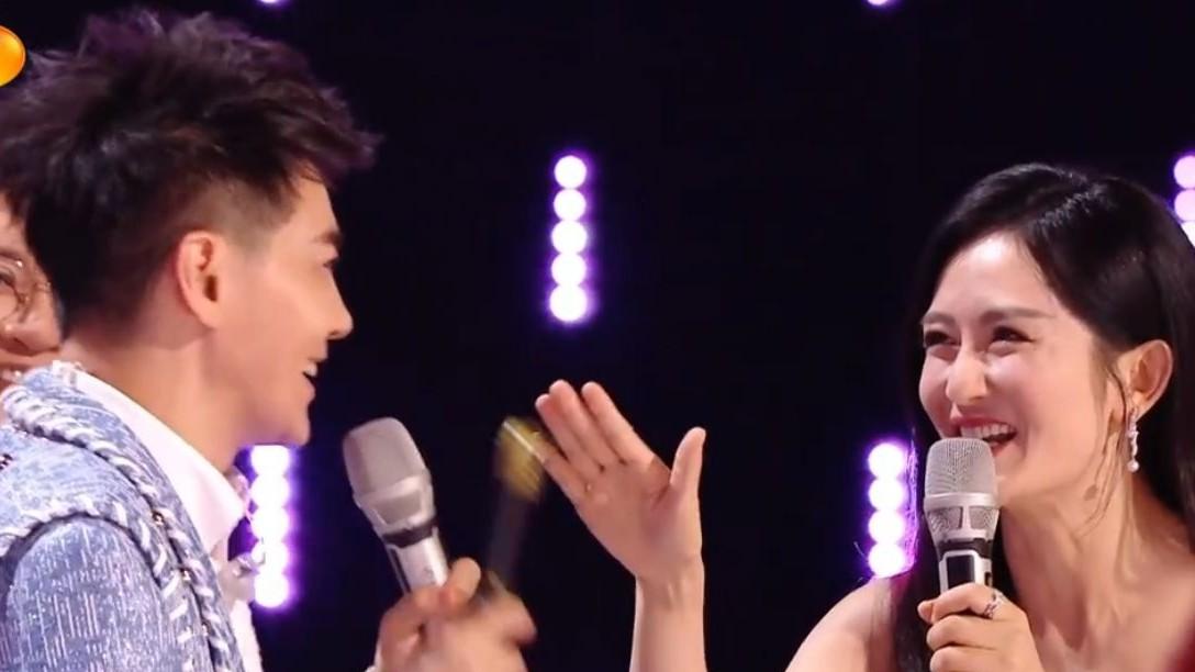 谢娜主持双11晚会惹争议！全程抢话尬聊情商低，导致沙溢下不了台