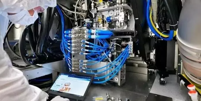 高通骁龙|数万华人帮助美国造芯，华为等中企深受其害，国家已经正式介入！