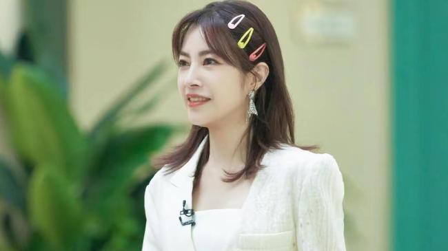 徐怀钰|徐怀钰再次错过翻红良机，因忙于商演而草率排练，初舞台表现不佳