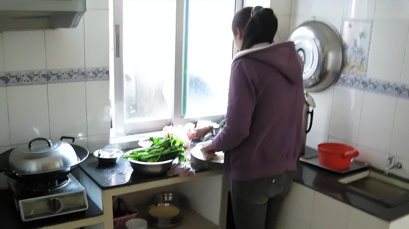 蛋糕|老公的表弟一个月来我家蹭饭20次，我做了几道大菜后他再也不来了