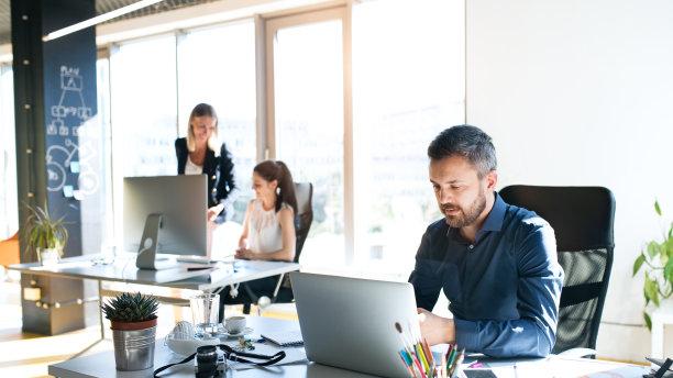 |职场“黑化”，是否是失败的选择？