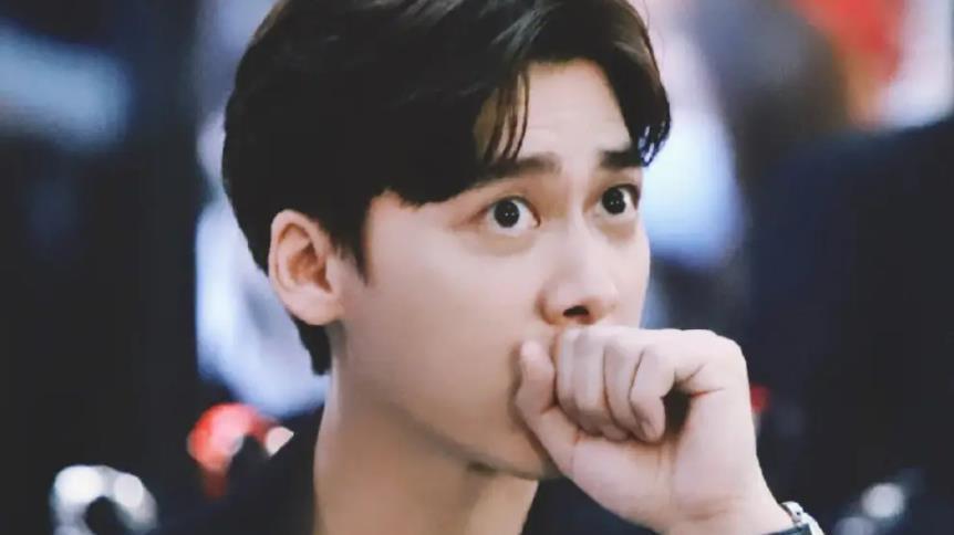 盘点那些央媒点名批评的明星们，一夜之间跌落神坛，都不值得同情