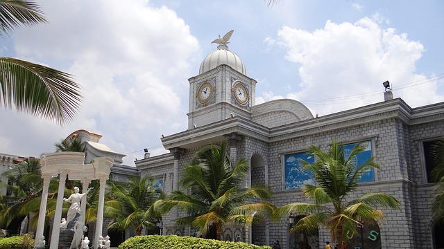 清真寺|槟城的市中心被称为“城市心脏”，由大清真寺和王宫花园组成！