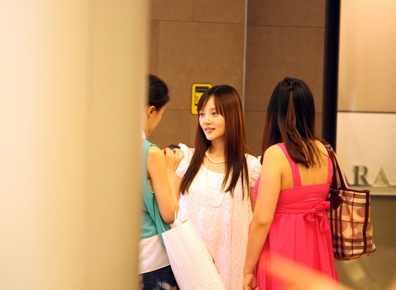 菜谱|李小璐持股公司成老赖，网友：人家才持股2%，就要推出来挡枪吗