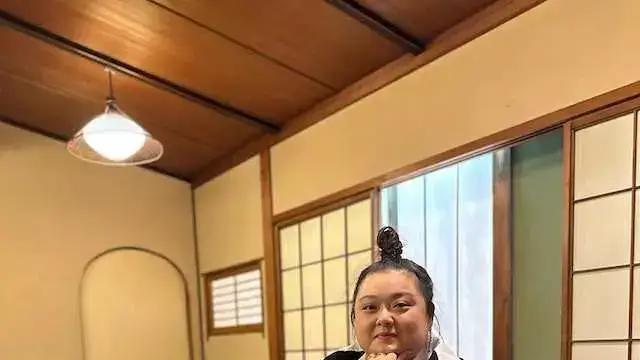 销售额一晚破500万！TVB知名女星成功转行做吃喝直播，今大晒豪宅