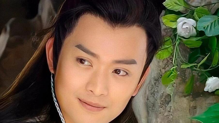 黄海冰|演员黄海冰：跟丁克妻子离婚，二婚比自己小十二岁，育一儿一女