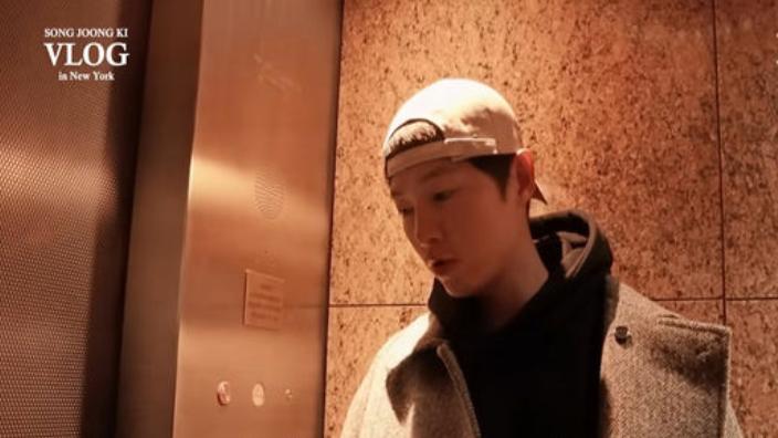 宋仲基|粉丝没认出宋仲基！主动攀谈「长得好像《文森佐》」 结局超爆笑