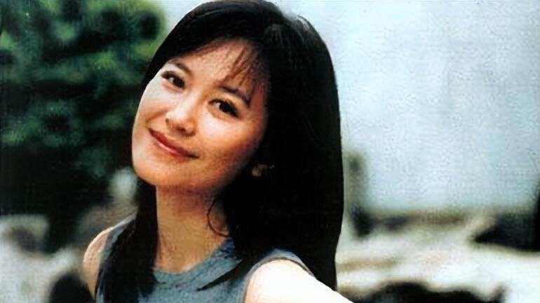 俞飞鸿|演员俞飞鸿：不结婚不生子，有固定伴侣，52岁身材好似少女