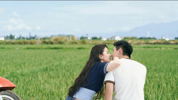 李现|李现吻功封神冲上热搜榜！大胆爬窗台问刘亦菲“能不能亲”