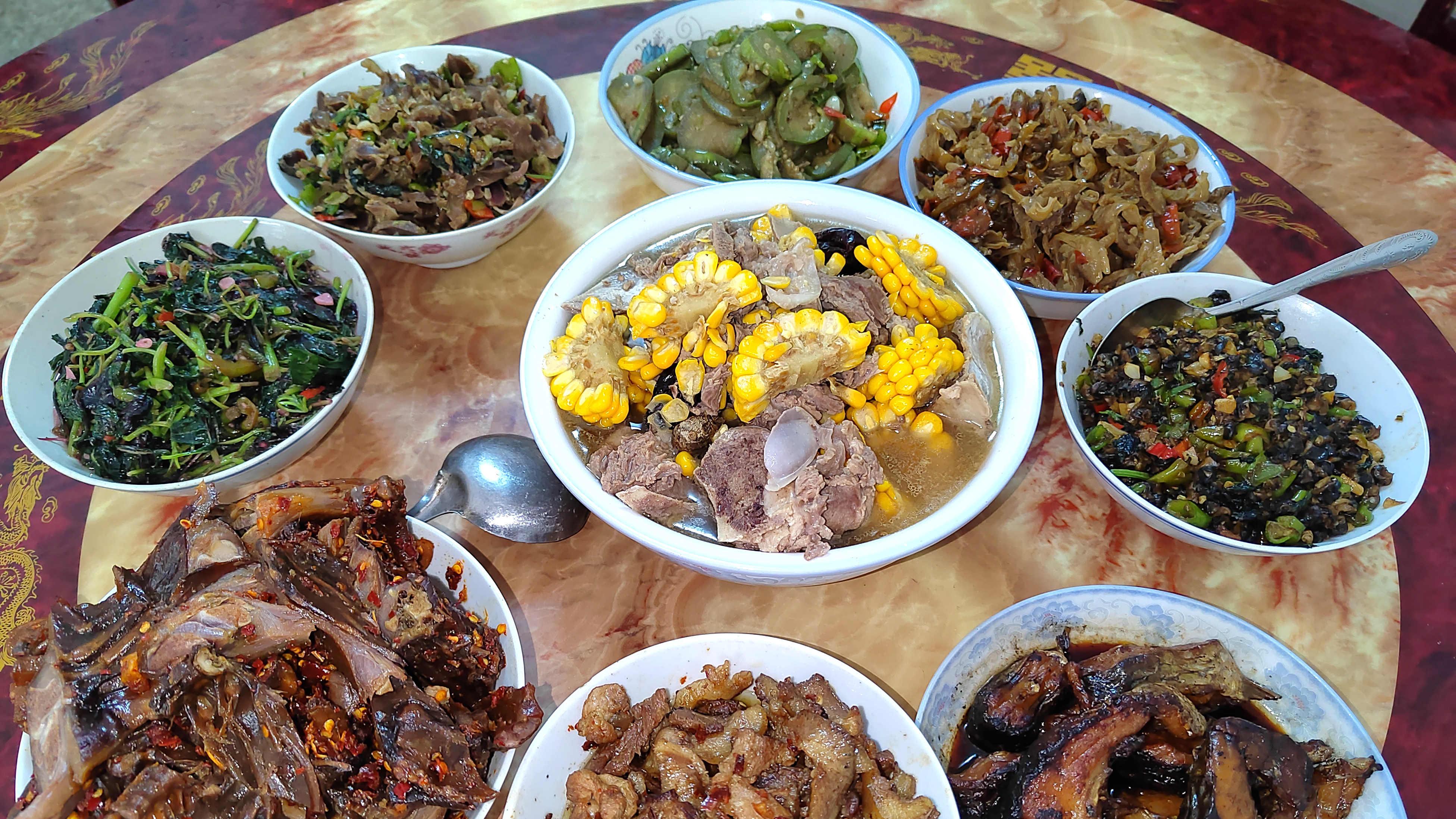 血糖|广东女子来江西见男友，晒出阿姨做的菜，娘家人傻眼了：这可咋吃