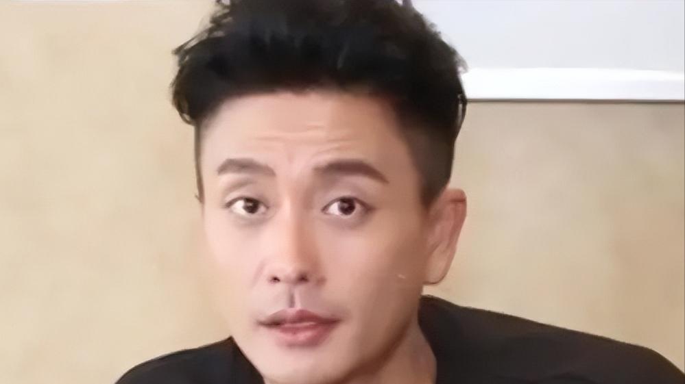 黄宗泽身材发福大变样，疑已婚生子，胡杏儿留不住的浪子回头了？