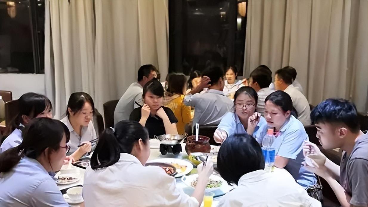 北大女生离职后抑郁症不治而愈，面对职场霸凌，情商比智商更有用