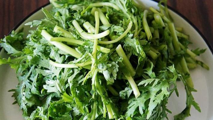 茼蒿|这菜人称“皇帝菜”，有蒿之清气、菊之甘香，常吃好处多，别不懂吃！分享5种好处做法