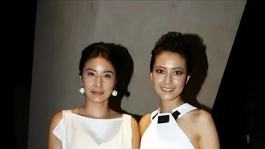 郭晶晶|高圆圆明明那么美，在郭晶晶旁边却成了陪衬，明星脸输给阔太脸！