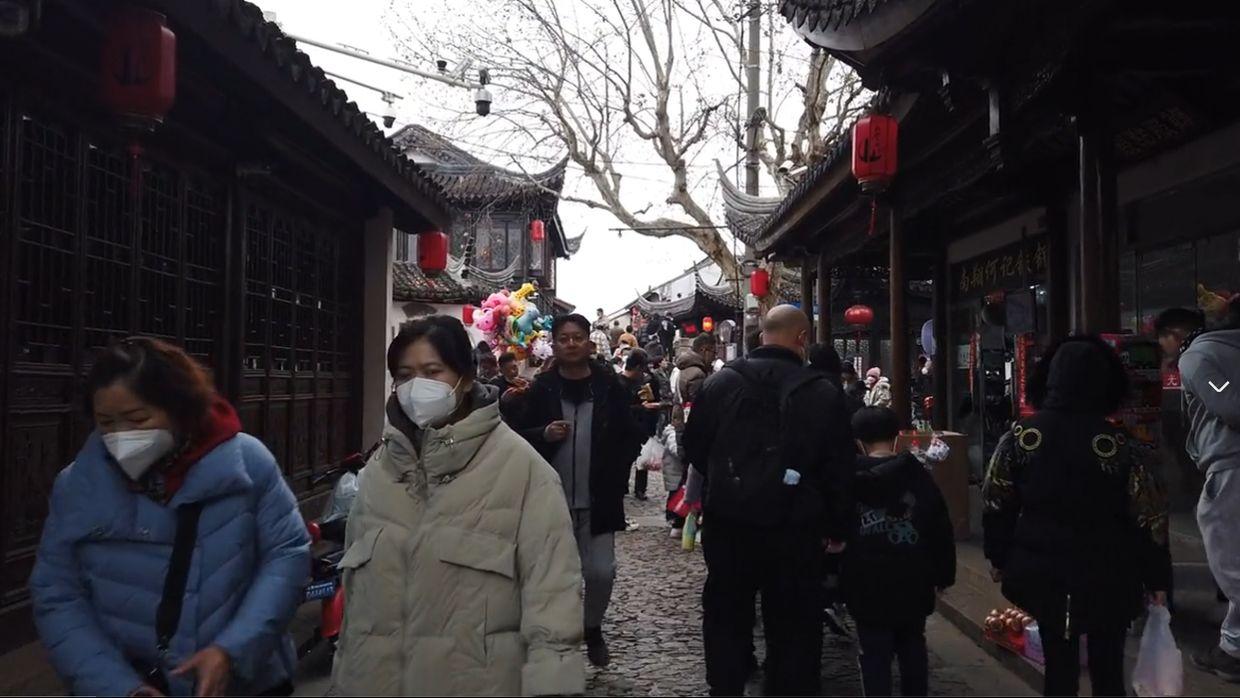 古镇|上海著名的千年古镇，位置偏僻却古色古香，游客爆满好闹热