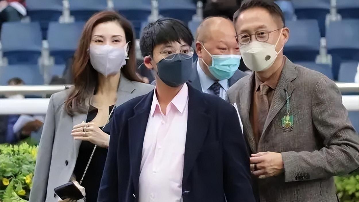 许晋亨|12岁许建彤已挺着大肚腩，将继承几百亿物业，光收租一年就十多亿