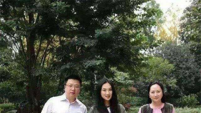 |孟晚舟第三任后妈，80后美女秘书上任，穿得比两个继女都漂亮