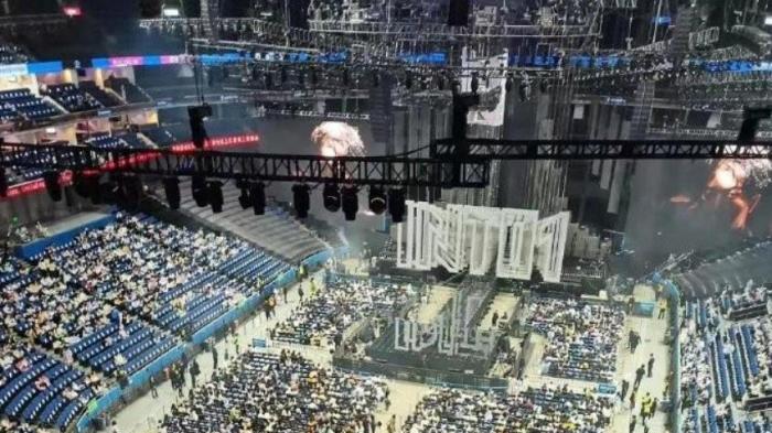 郑中基|好家伙！演唱会门票炒到2W，现场大片空位！