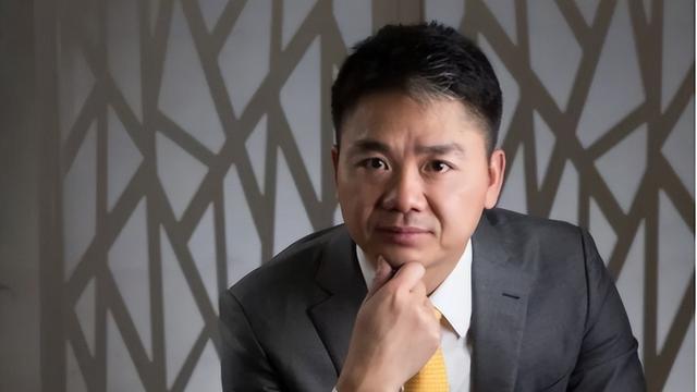 芯片|继上次现身美国后，刘强东再陪妻子到英国待产，京东的事先放一边