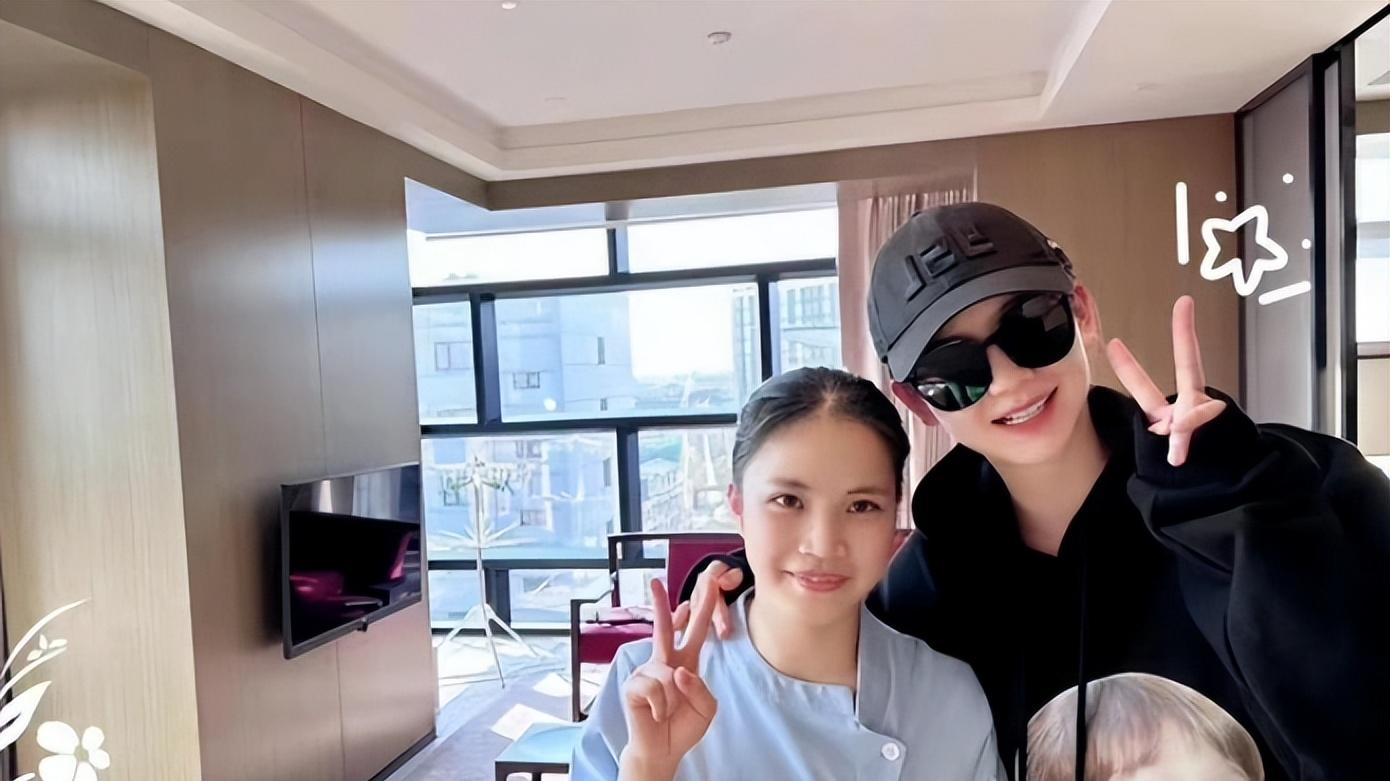 戚薇|戚薇生二胎后仍未恢复，自曝体重难回90斤，嘟嘴卖萌小V脸抢镜