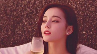 迪丽热巴|迪丽热巴接棒杨颖，代言立场争议品牌，粉丝拉踩多位艺人自称top