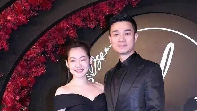 小S|44岁小S怎么成一只眼？咬死不认被家暴，COS日本动漫人物转移话题