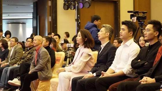 何静|蒋昌建主持《最强大脑》十年，是节目定海神针，被誉“最强大嘴”