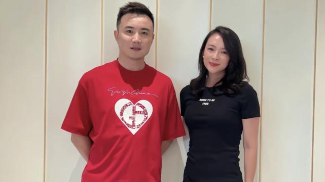 赵本山|章子怡前往赵本山家中欢聚，满面红光显醉意，小蛮腰抢镜十足！