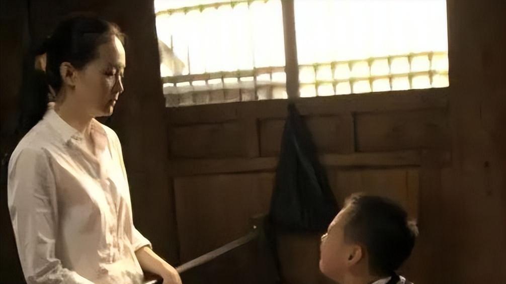 王艳|家里能看见故宫，坐千万劳斯莱斯，变形计王艳儿子球球变成这样了