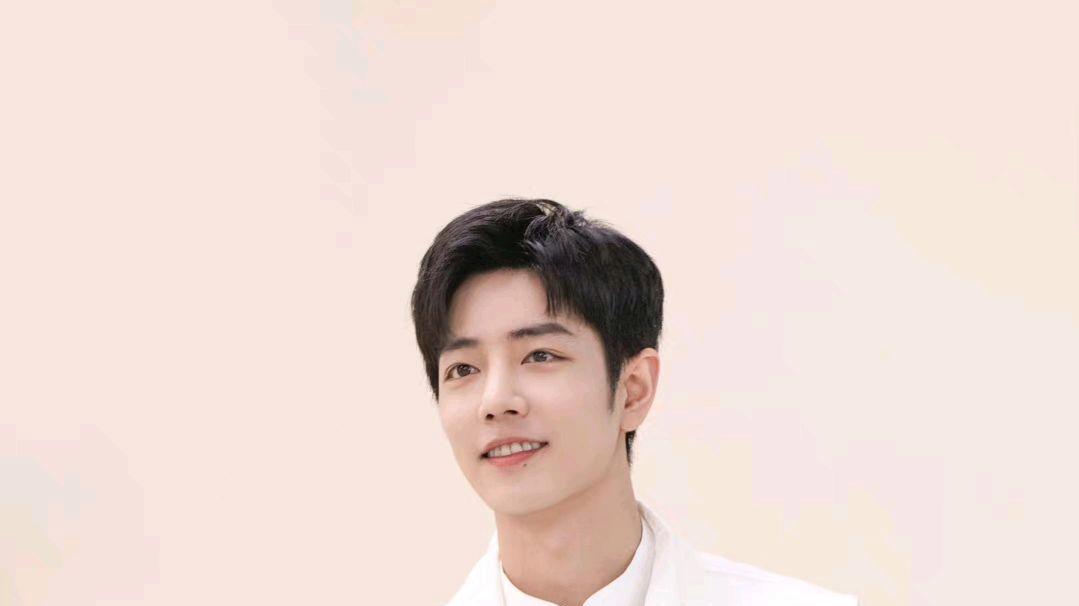 肖战|张小寒拍到肖战“大瓜”！无奈吐槽肖战又在吃饭，粉丝称干饭自由