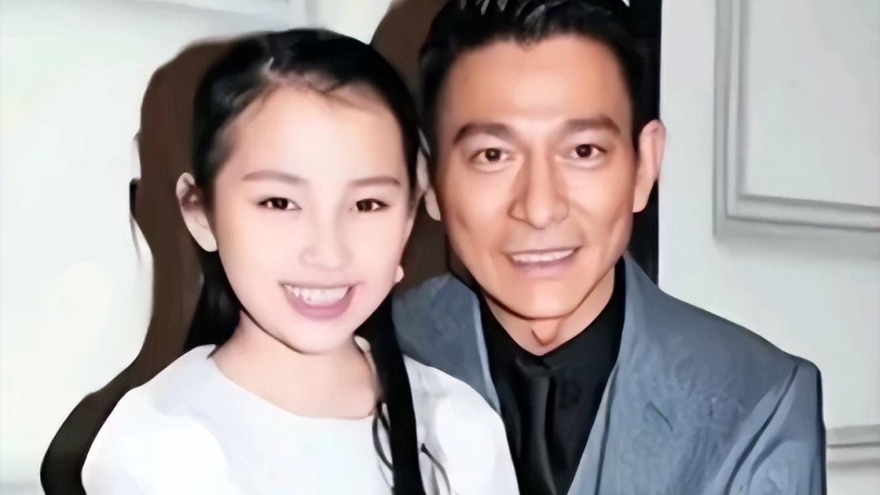 刘德华坦言：我现在爱女儿要比爱老婆多，成功变为“女儿奴”！