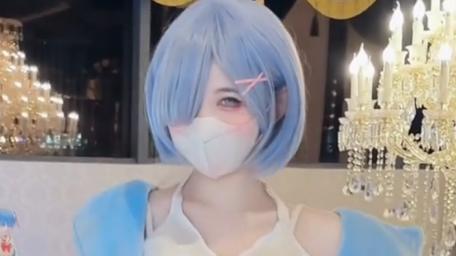 蔡萝莉|网红蔡萝莉现身迪拜，安全裤外穿商场狂摇，翻白眼、扭腰被疑擦边