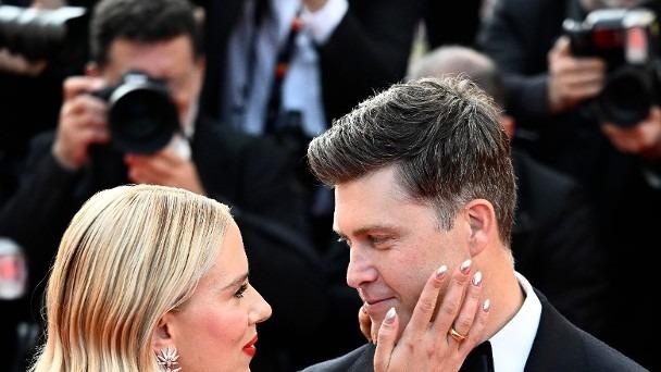 汤姆·汉克斯|汤姆汉克斯夫妇戛纳红毯被赶，二人原地发火回怼，仪态尽失