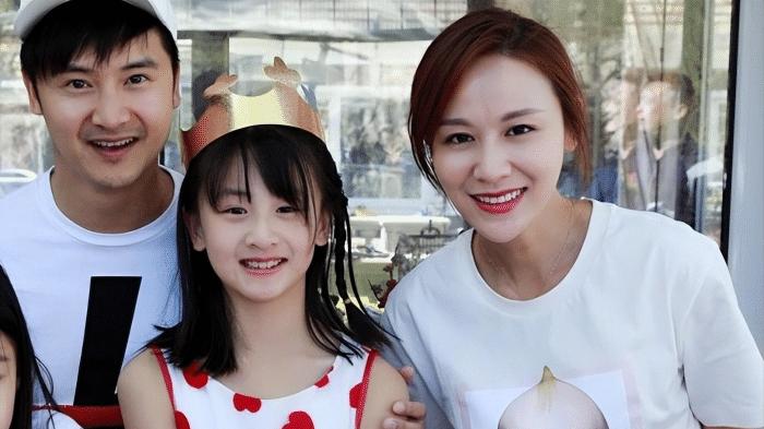 田雨橙|叶一茜晒森碟15岁庆生照评论区已沦陷，真这么恨女儿？