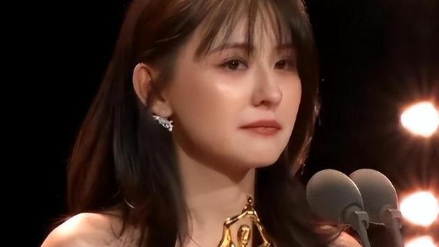 求求你收手吧，热依扎！别再折磨观众了！