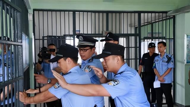 招聘|“狱警”招聘扩大，符合条件即可上岗，毕业生机会不容错过！