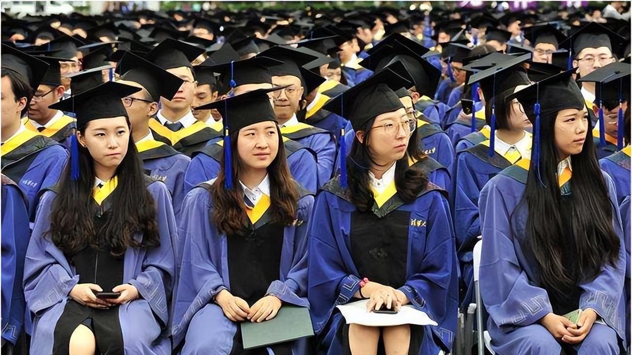 |双非拟聘“高龄”博士引热议，一位已经52岁了，还招聘过54岁的