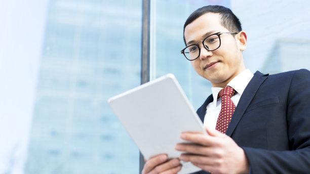 |工作中受人“看不起”，其实就像是“排挤”一样，都是内心不服气