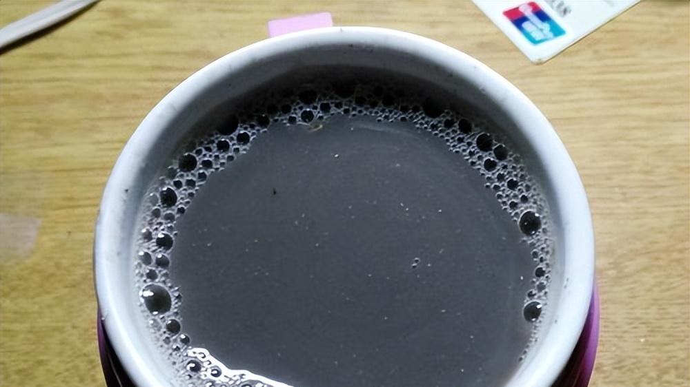 豆浆|同样是豆浆，黄豆浆和黑豆浆哪个好？很多人不懂，营养差距不小哦