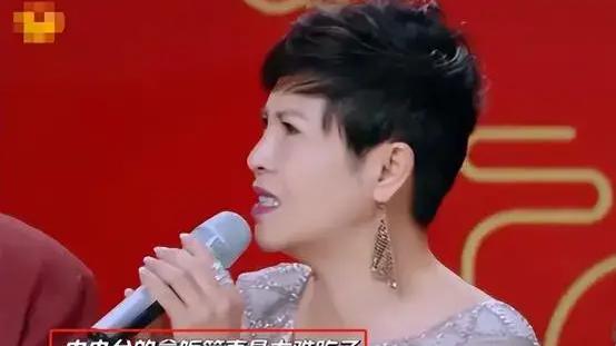 春晚|孙茜晒春晚盒饭引争议，二荤二素有水果，但某些明星就觉得难吃