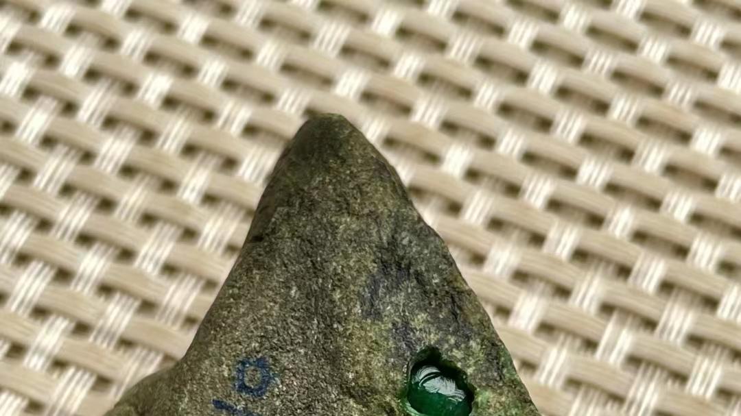 翡翠|翡翠原石八大敞口——莫莫亮