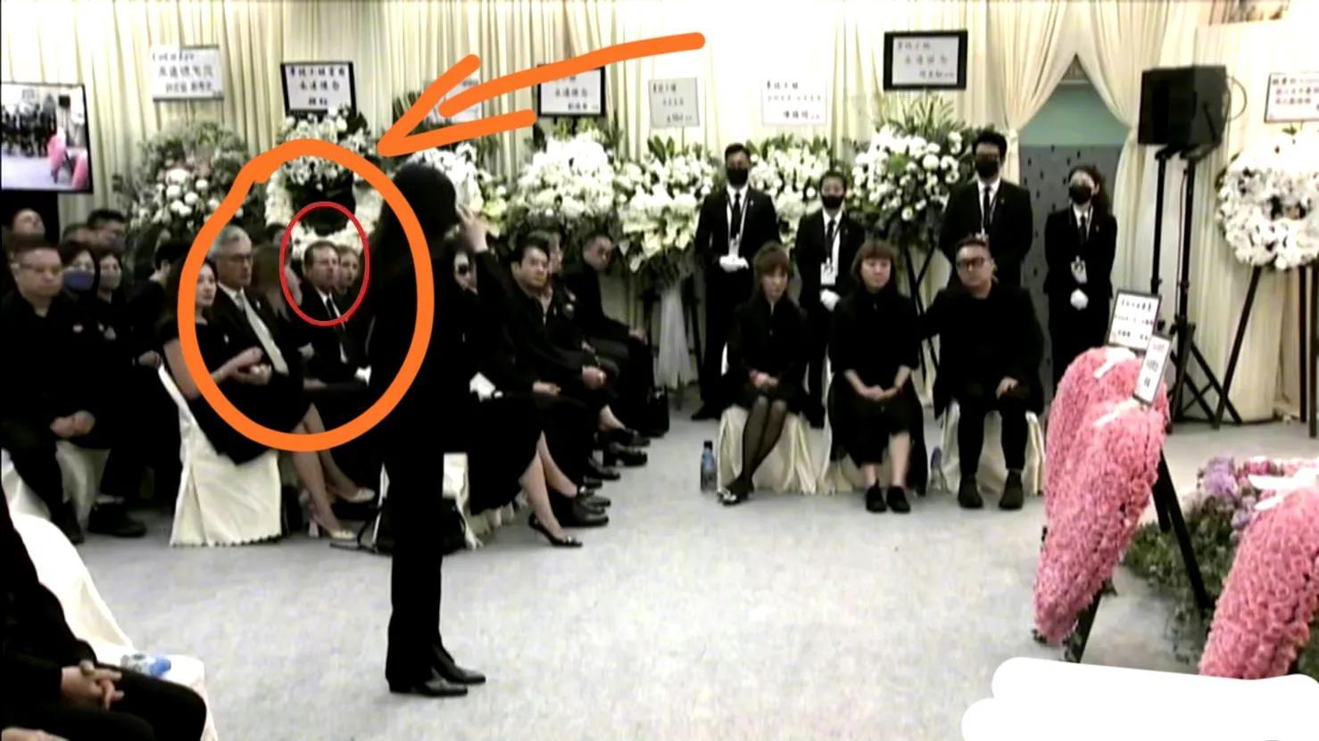 李玟追思会突发意外：直播结束忘关麦，姐姐怒斥李玟老公害死李玟