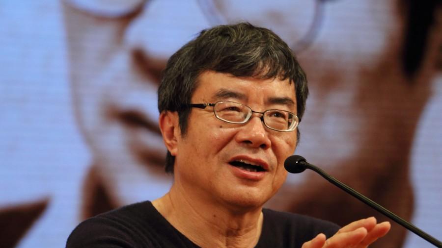 案例：公公穿紧身衣做家务，儿媳表达不满遭丈夫无视：忍着点老人