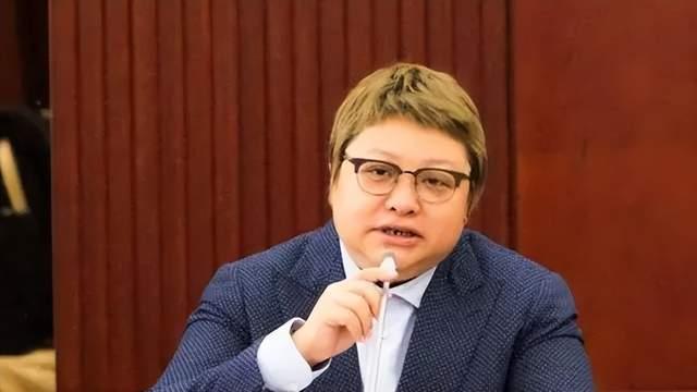雌激素 韩红成功减重40斤，扎丸子头穿牛仔裤，瘦出迷人线条？