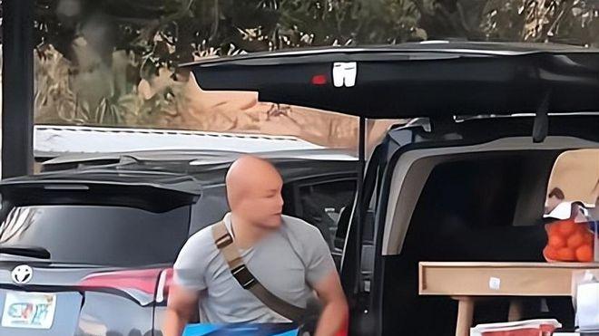 |乐嘉在美国被人偶遇，被金星嘲讽酒鬼，如今过得怎么样？