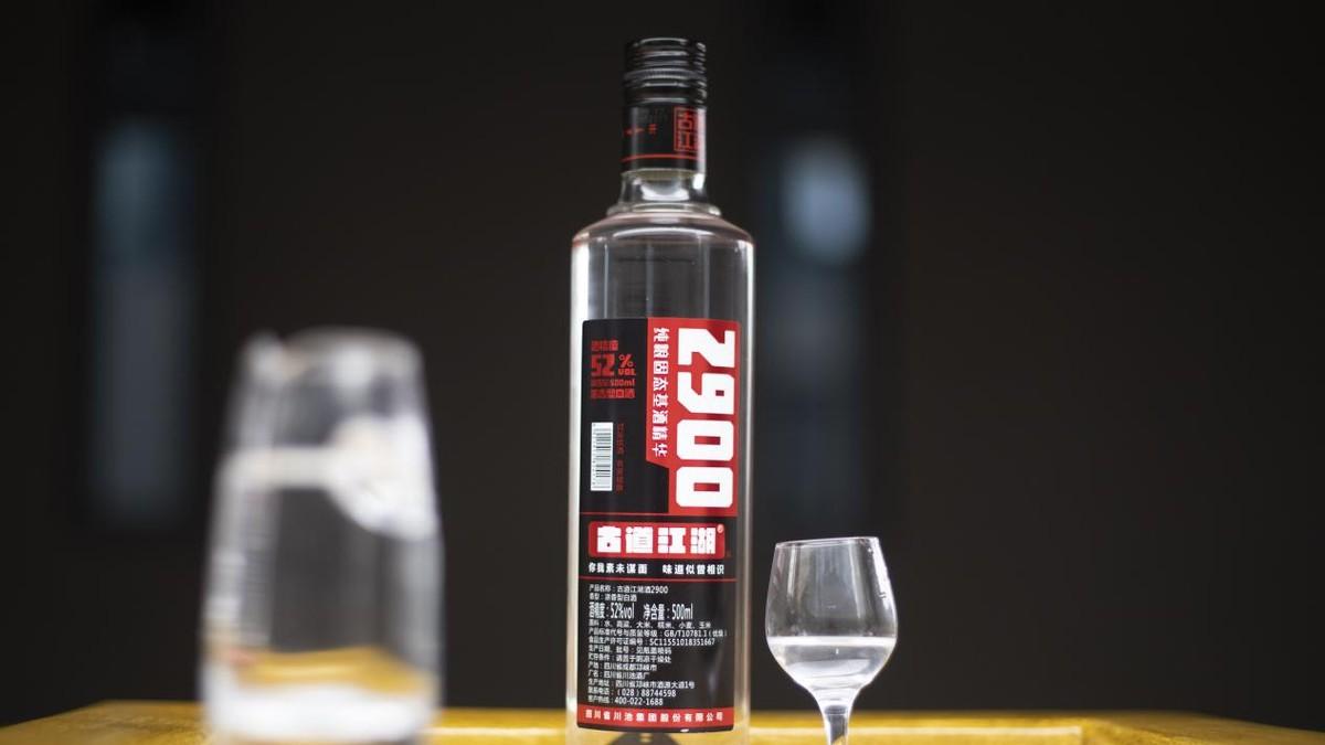 吕国泉|工地老板请我去办公室谈事，进门就见办公室堆有20多箱五粮液，我临走时仔细一看，