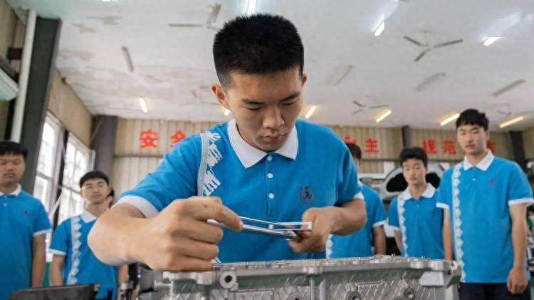 扩大高中教育招生后职业教育是不是要收缩了？