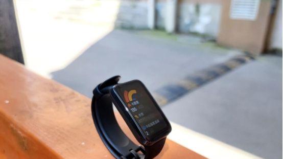 小米科技|多重健康监测给你全心呵护，小米手环7 Pro兼具智能与时尚感